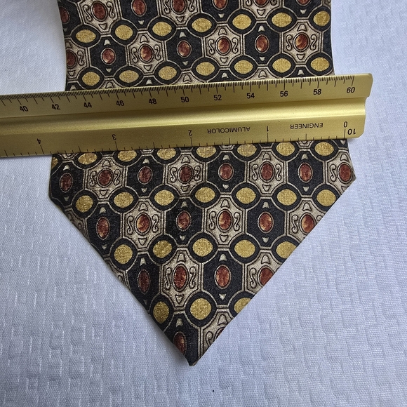 Mara By Countess Mara Imoirted Silk Tie Green And Gold Geometric Pattern - Picture 5 of 6